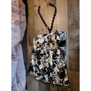 White black house market dress top necklace floral‎ pattern